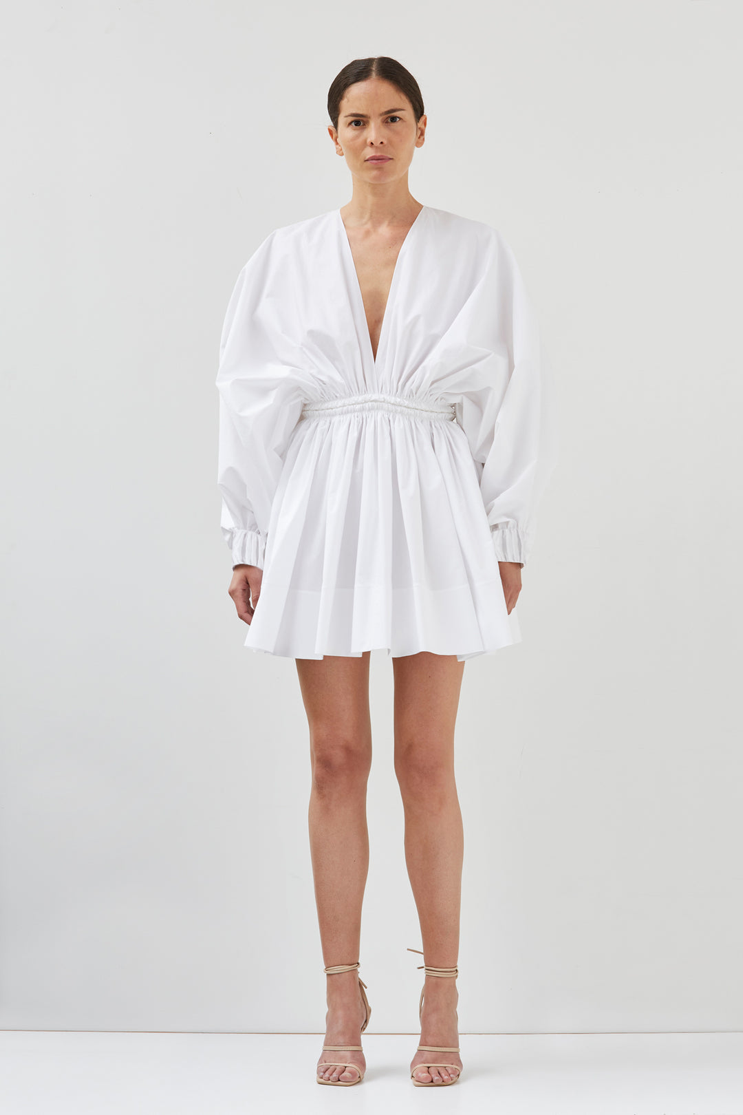 Short cotton dress with sleeves